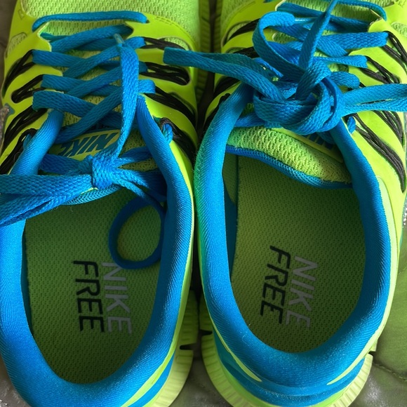 Nike Free Run Shoes - Picture 7 of 11